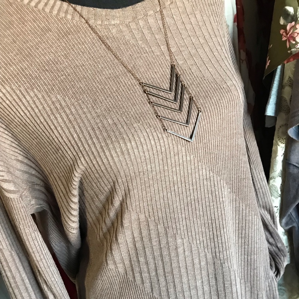 STYLISH Silky finish mocha art patterned sweater - Picture 2 of 6